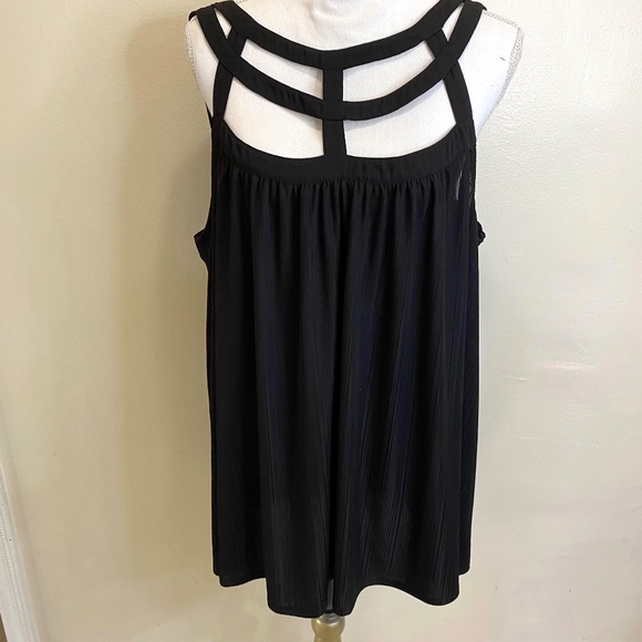 Torrid Black Crepe Cage Swing Tank Top - Picture 2 of 5